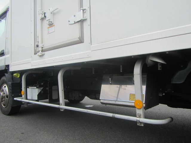 三菱ふそう キャンター 小型 冷蔵冷凍バン TPG-FEB50(38738) 17枚目