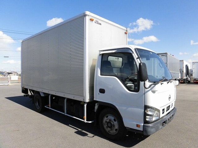日産自動車 アトラス 小型 バン PB-AKR81AN(8636) 2枚目