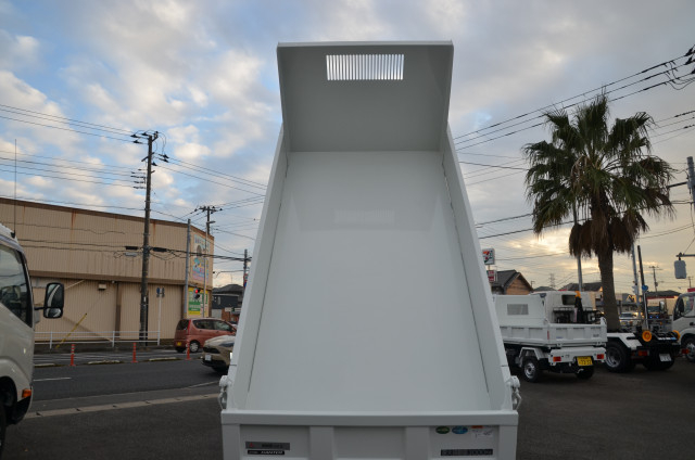 三菱ふそう キャンター 小型 土砂ダンプ 2RG-FBA60(108701) 7枚目