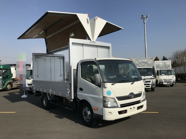 日野 デュトロ 小型 ウィング SKG-XZU710M(8439) 2枚目