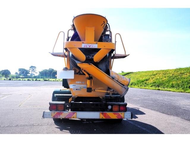 UBE三菱セメント　ミキサー車 Amazon.co.jp: トミカ UBE 三菱セメント ミキサー車 : おもちゃ
