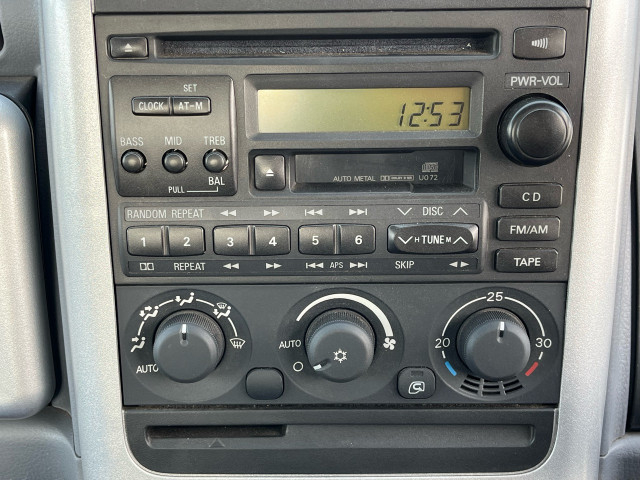 Fordエスケープ純正オーディオ あかるく
