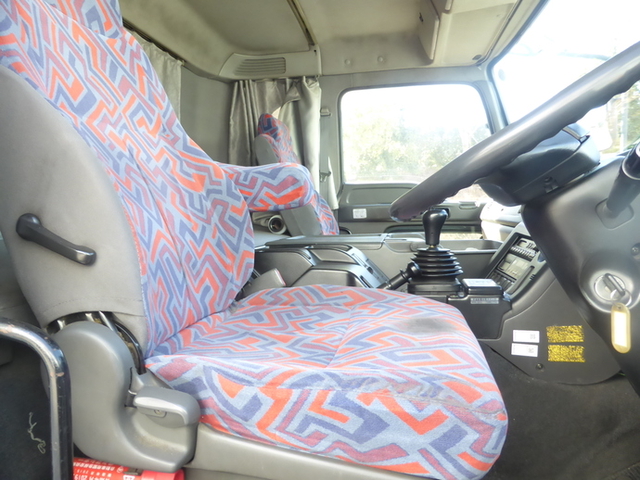 いすゞ ギガ 大型 バン KL-CYJ51W4A(2582) 25枚目