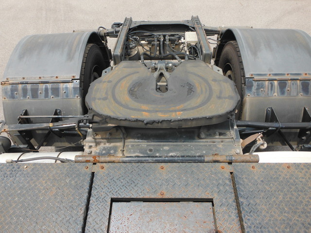いすゞ ギガ 大型 トラクタ KL-EXD52D3(1141) 10枚目