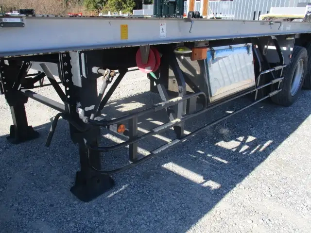 - 20ft container chassis trailer NT18C007(106876) 14枚目