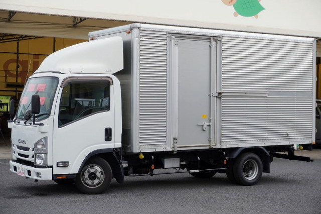 いすゞ エルフ 小型 バン TRG-NLR85AN(110760) 1枚目