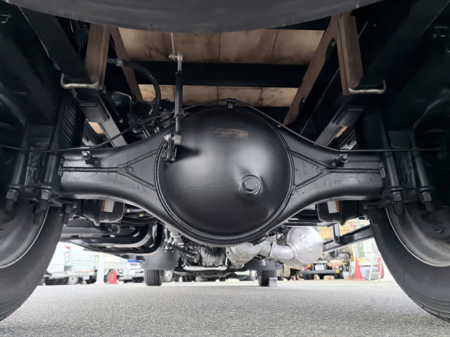 三菱ふそう ファイター 中型 平ボディ（クレーン付） 2KG-FK62F(112542) 9枚目