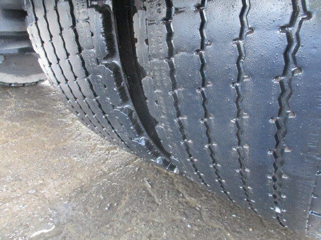 UDトラックス（日産） クオン 大型 トラクタ QKG-GK5XAB(8989) 30枚目