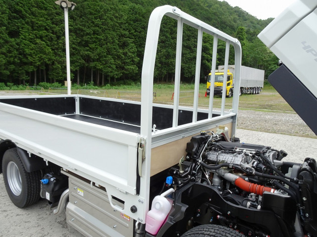 三菱ふそう キャンター 小型 平ボディ 2RG-FDA20(111861) 17枚目