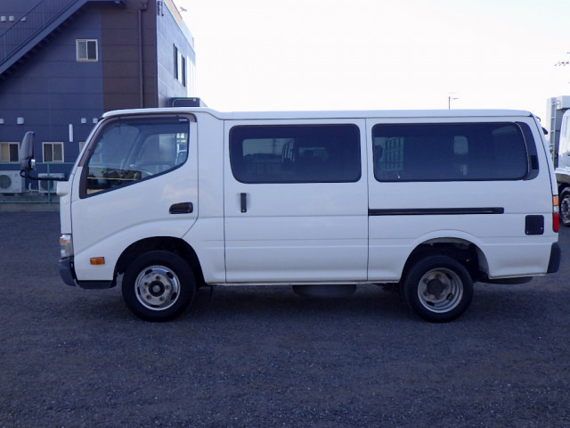 トヨタ トヨエース 小型 バン TKG-XZC605V(97885) 4枚目