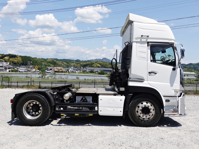 UDトラックス（日産） クオン 大型 トラクタ 2PG-GK5AAD(110384) 8枚目