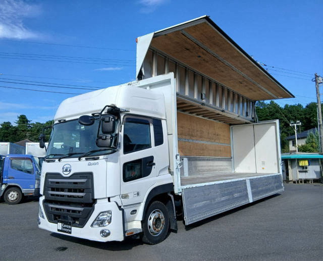UDトラックス（日産） クオン 大型 ウィング 2PG-CG5CA(111908) 2枚目