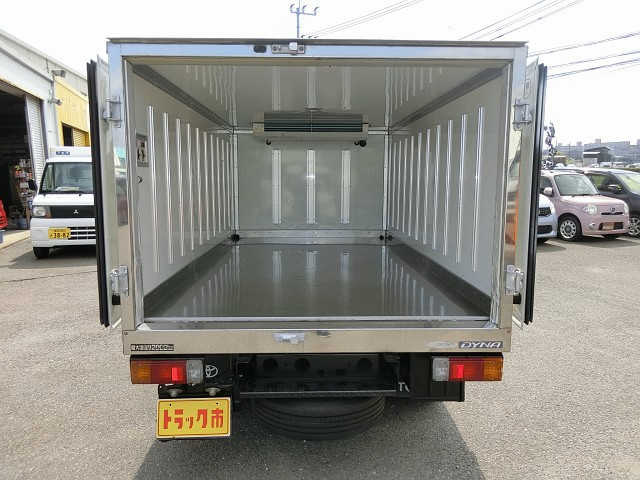 トヨタ ダイナ 小型 冷蔵冷凍バン BDG-XZU508(109598) 12枚目