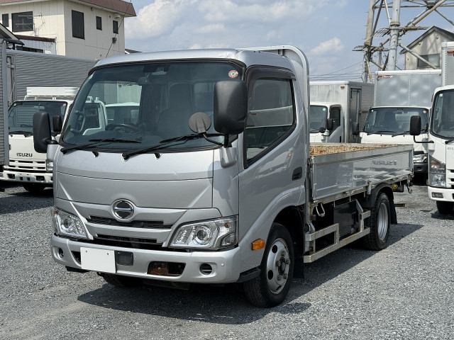 日野 デュトロ 小型 平ボディ 2RG-XZC645M(110247) 1枚目