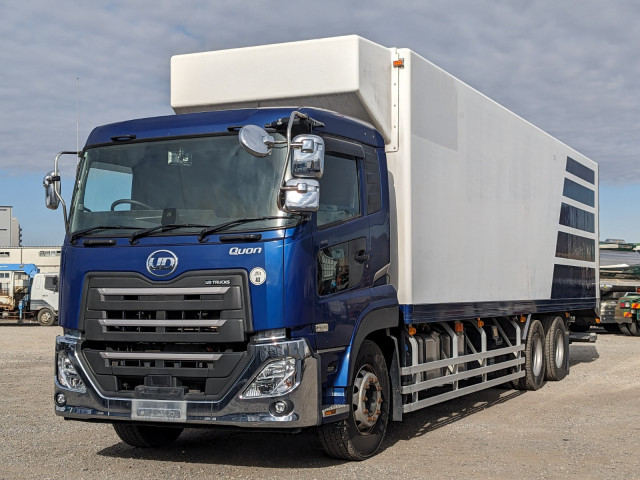 UDトラックス（日産） クオン 大型 冷蔵冷凍バン 2PG-CD5CE(100772) 1枚目