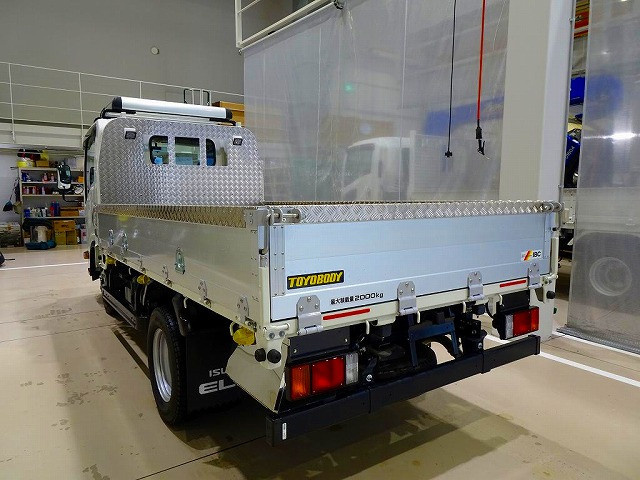 いすゞ エルフ 小型 平ボディ 2RG-NMS88AR(110929) 4枚目