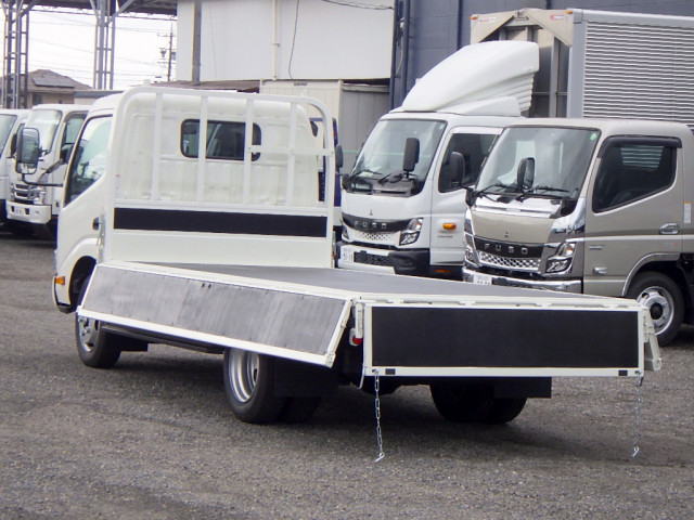 トヨタ ダイナ 小型 平ボディ 2RG-XZU655(111460) 11枚目