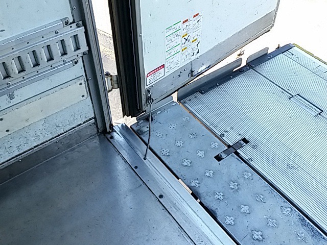 いすゞ エルフ 小型 冷蔵冷凍バン PKG-NPR75N(8206) 26枚目