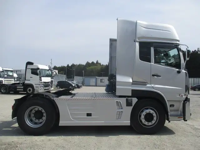 日産自動車 クオン 大型 トラクタ 2RG-GK5DAB(108643) 4枚目