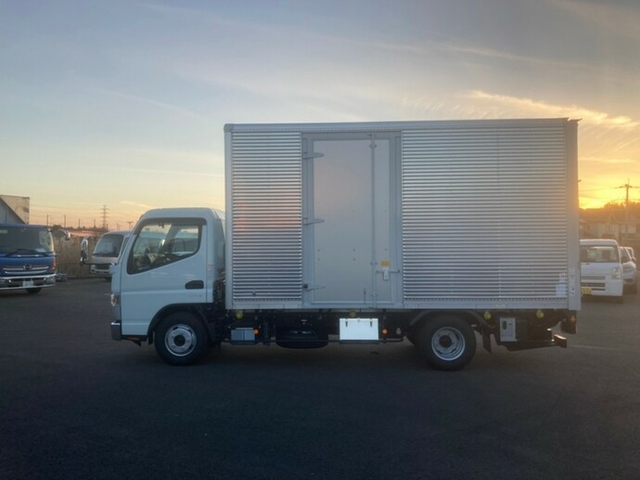 三菱ふそう キャンター 小型 バン 2RG-FEA20(8457) 7枚目