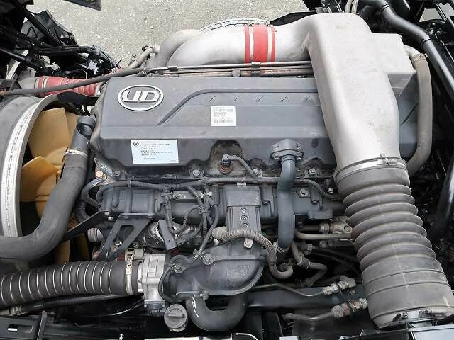UDトラックス（日産） クオン 大型 ウィング QKG-CD5ZA(38807) 15枚目