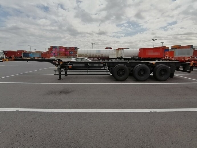 Fullhalf other Large 20ft container chassis trailer KFKHG340(5661) 6枚目