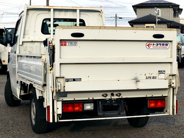 トヨタ ライトエース 小型 平ボディ DBF-S402U(110891) 2枚目