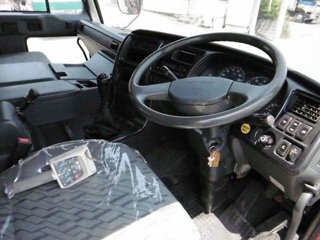UDトラックス（日産） ビッグサム 大型 平ボディ（クレーン付） KL-CD55J(6497) 11枚目