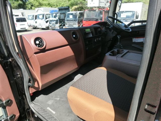 日野 レンジャー 中型 冷蔵冷凍バン 2KG-FD2ABG(89051) 18枚目