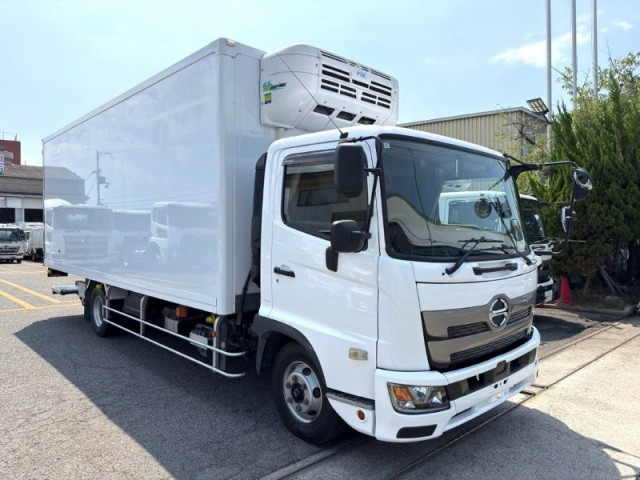 日野 レンジャー 中型 冷蔵冷凍バン 2KG-FC2ABG(110467) 2枚目