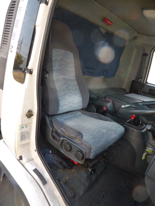 UDトラックス（日産） コンドル 中型 冷蔵冷凍バン BDG-MK36C(2923) 23枚目