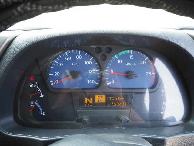 UDトラックス（日産） クオン 大型 コンテナ専用車 QKG-CW5YL(110504) 49枚目