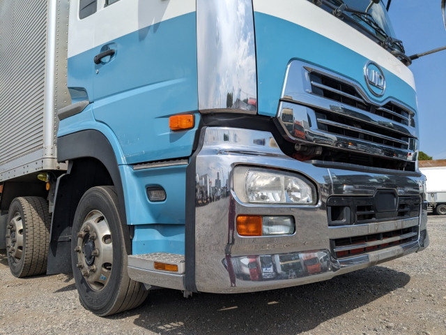 UDトラックス（日産） クオン 大型 冷蔵冷凍バン QKG-CG5ZA(109094) 25枚目
