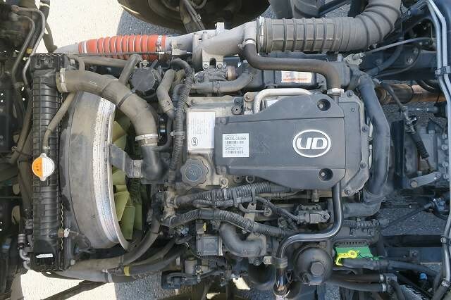 UDトラックス（日産） クオン 中型 ウィング TKG-MK38L(35670) 11枚目