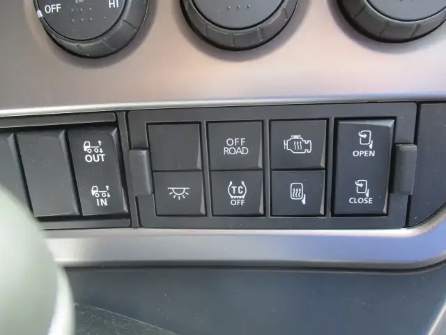 日産自動車 クオン 大型 ウィング 2RG-CG5FA(111203) 28枚目