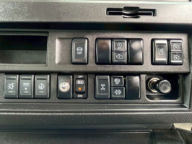いすゞ ギガ 大型 ウィング 2PG-CYJ77C(109394) 26枚目