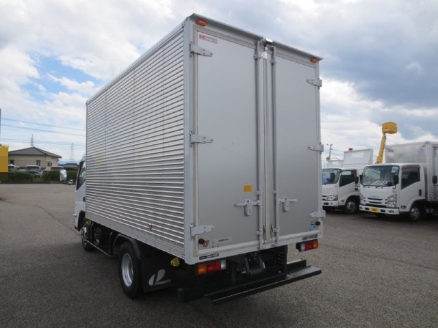 三菱ふそう キャンター 小型 バン 2RG-FEA20(87526) 5枚目