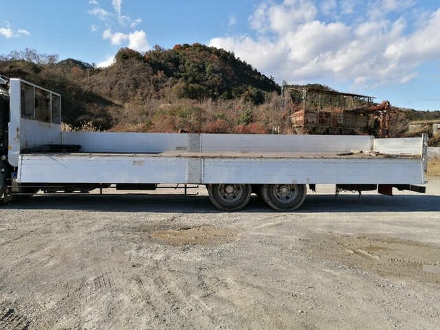 UDトラックス（日産） クオン 大型 平ボディ ADG-CD4ZL(4964) 47枚目