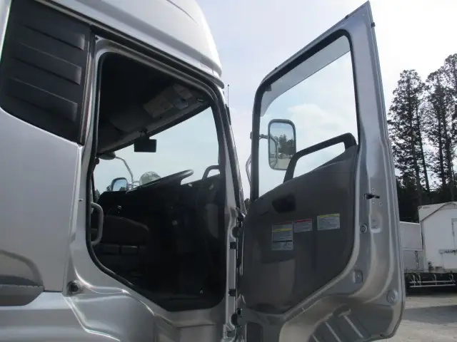 日産自動車 クオン 大型 トラクタ 2RG-GK5DAB(108643) 27枚目