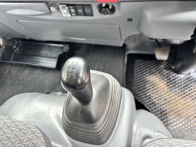 いすゞ エルフ 小型 バン 2RG-NLR88AN(107835) 48枚目