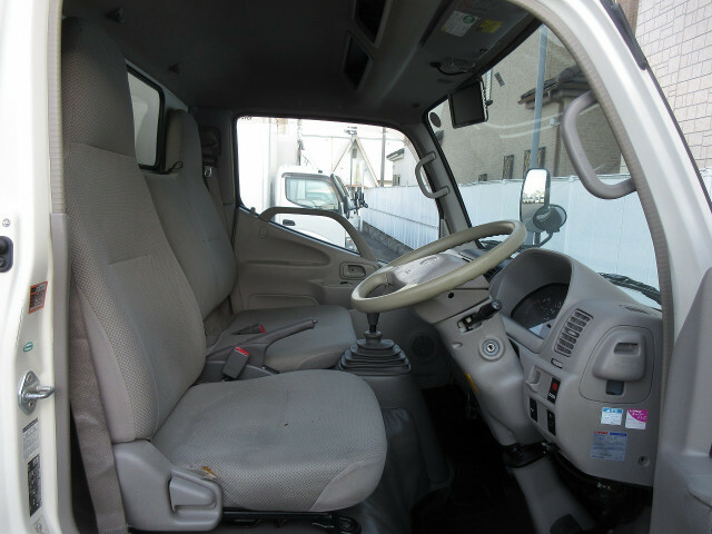 トヨタ ダイナ 小型 バン BDG-XZU348(9224) 31枚目