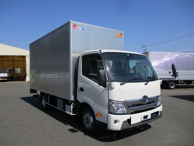日野 デュトロ 小型 バン 2RG-XZU710M(9552) 3枚目