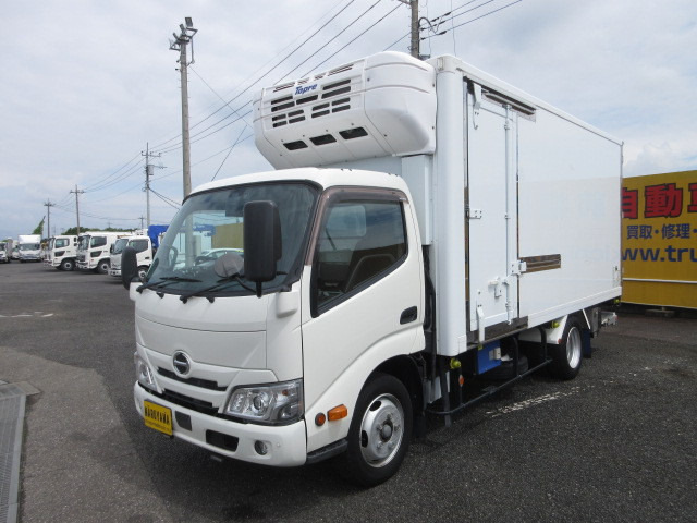 日野 デュトロ 小型 冷蔵冷凍バン 2RG-XZU655M(109085) 1枚目