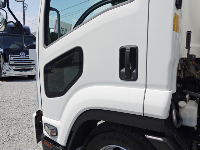 Isuzu forward 6studs large Freezer box_body SKG-FSR90T2(109467) 13枚目