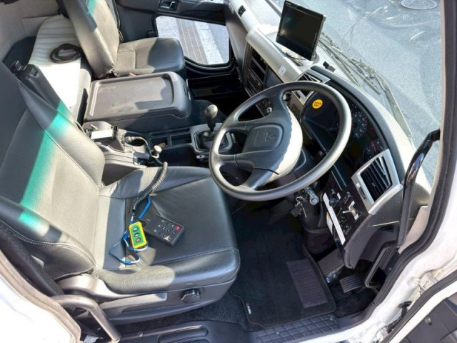三菱ふそう ファイター 増トン バン 2KG-FK65FZ(105957) 27枚目