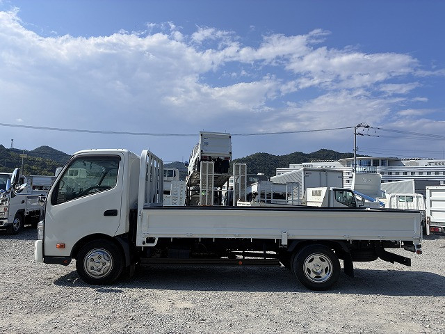 トヨタ ダイナ 小型 平ボディ TKG-XZC710(111677) 4枚目
