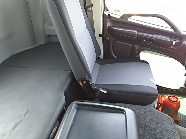 日野 プロフィア 大型 トラクタ QPG-SH1EDDG(8404) 36枚目