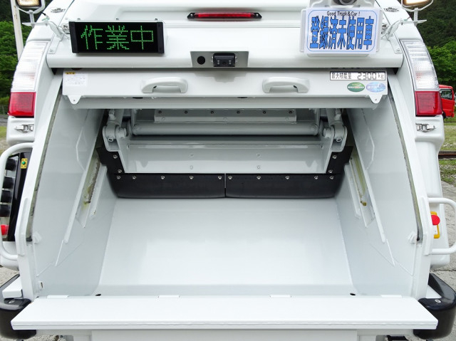 三菱ふそう キャンター 小型 塵芥車（プレス式） 2RG-FEAV0(107993) 11枚目