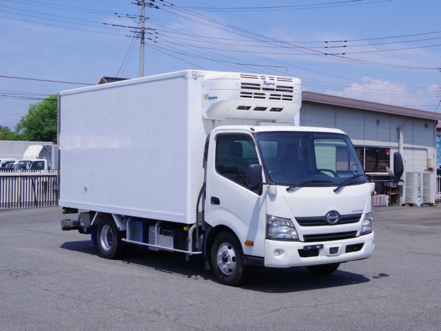 日野 デュトロ 小型 冷蔵冷凍バン 2KG-XZU710M(109640) 2枚目