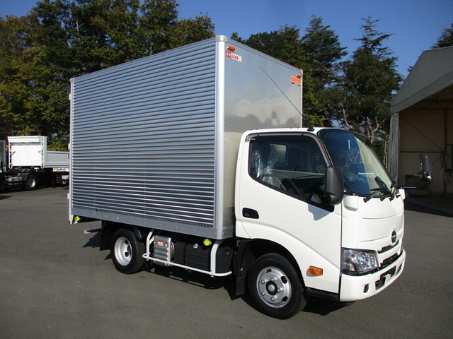 日野 デュトロ 小型 バン 2RG-XZU605M(9619) 3枚目